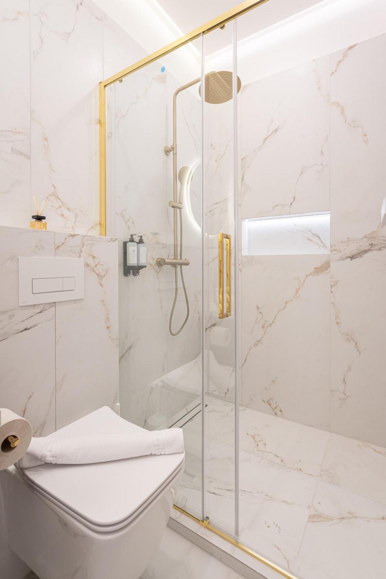 A20 - Boutique Apartment Best Location, By Bqa Budapesta Exterior foto